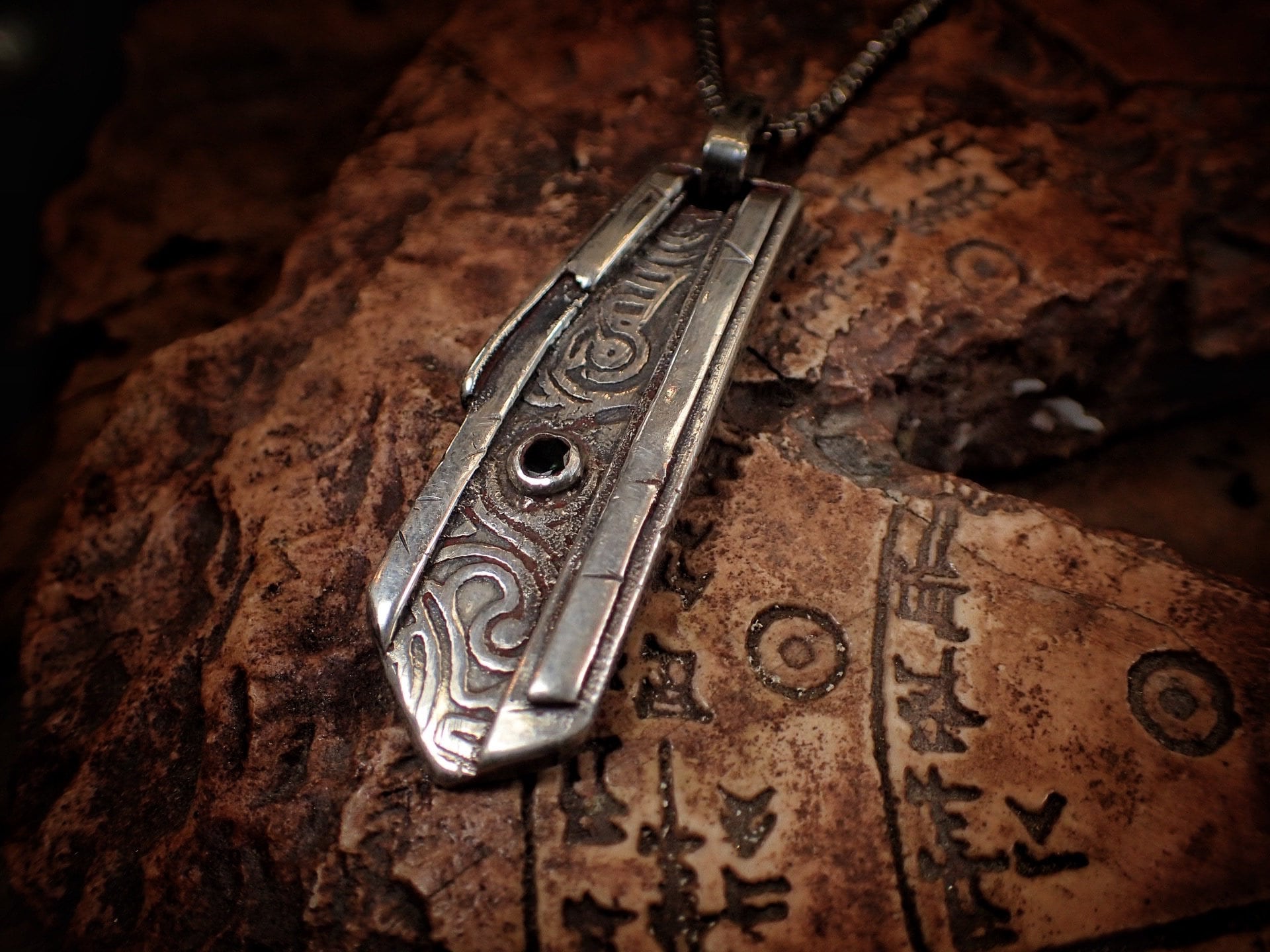 Galactic Portal Amulet w Australian Parti Saphire / Alien Dog Tag ~ Textured Silver Pendant on Hand Woven Nacklace 4/4